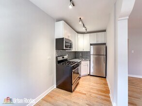 2424 N Kedzie Blvd, Unit A09W in Chicago, IL - Foto de edificio - Building Photo