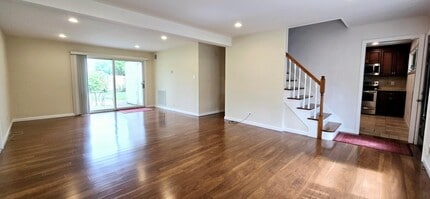 6 Arizona Ave in Syosset, NY - Building Photo - Building Photo