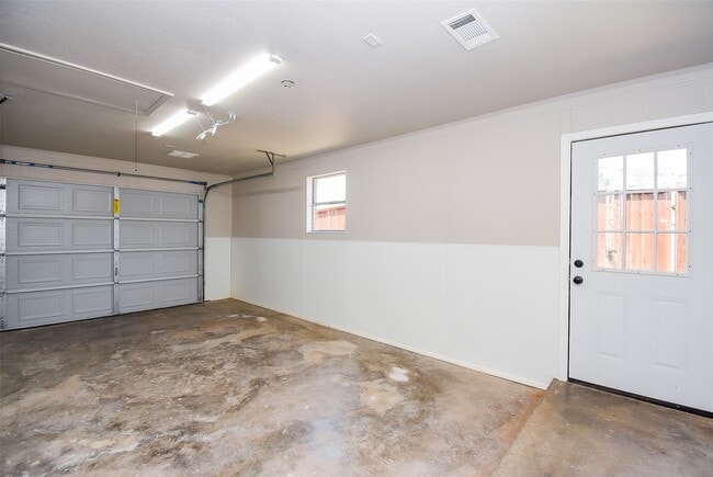 property at 1119 Edgewood Dr