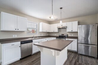 59564 Ravenna Dr in Mattawan, MI - Building Photo - Building Photo