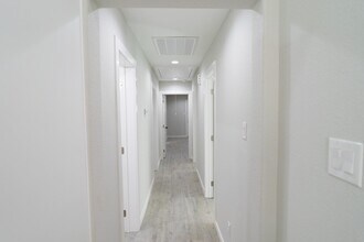 308 S 12th St in Conroe, TX - Building Photo - Building Photo