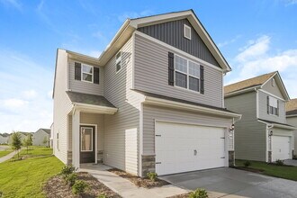 8005 Moose Crk Dr in Charlotte, NC - Building Photo - Building Photo