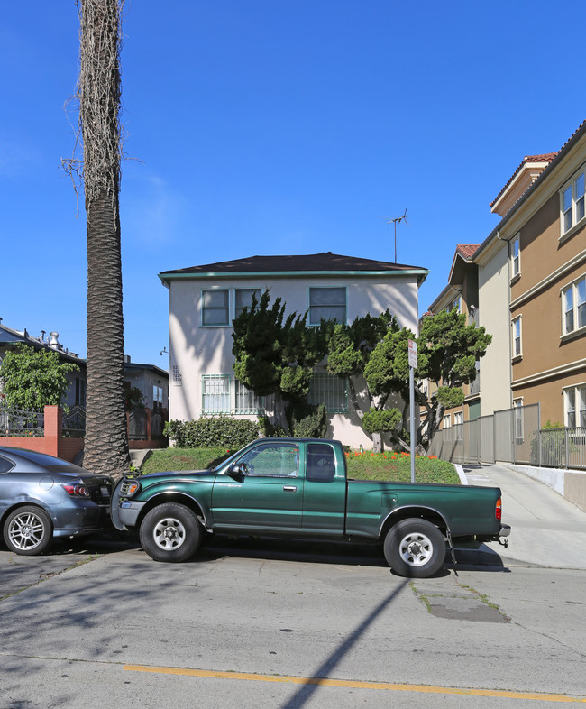 925 S New Hampshire Ave in Los Angeles, CA - Foto de edificio - Building Photo