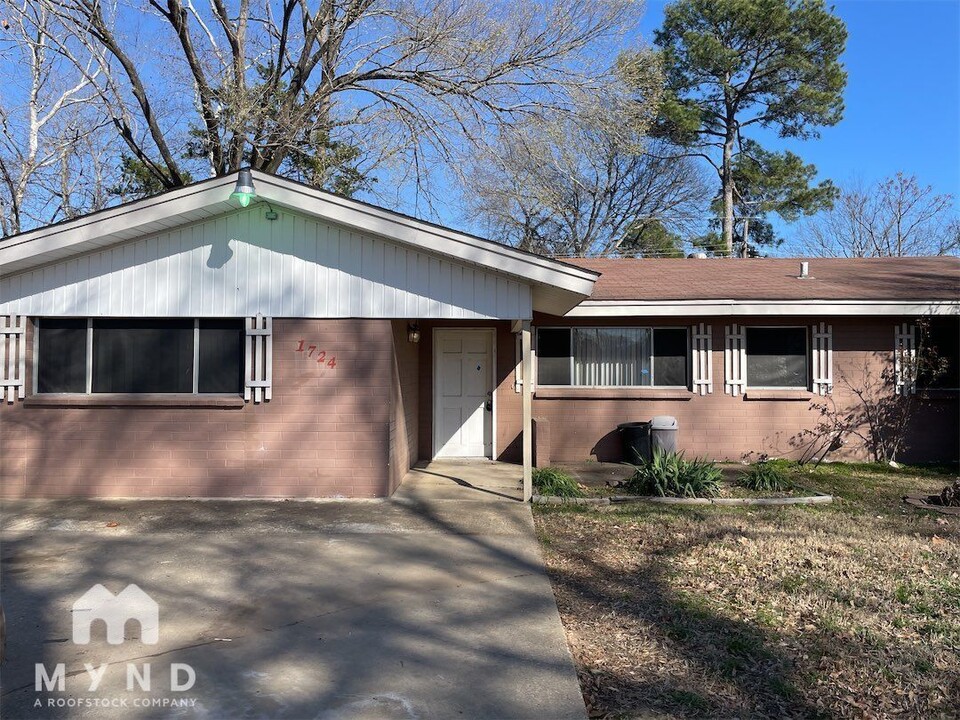 1724 Breckenridge St in Texarkana, TX - Building Photo