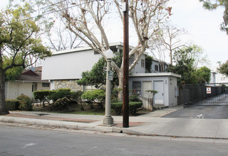 415 S Oakland Ave in Pasadena, CA - Building Photo - Building Photo