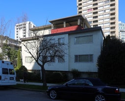 1275 Comox St in Vancouver, BC - Building Photo
