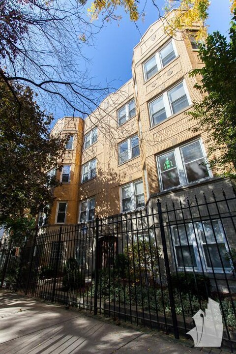 3428 W Parker Ave, Unit G in Chicago, IL - Building Photo