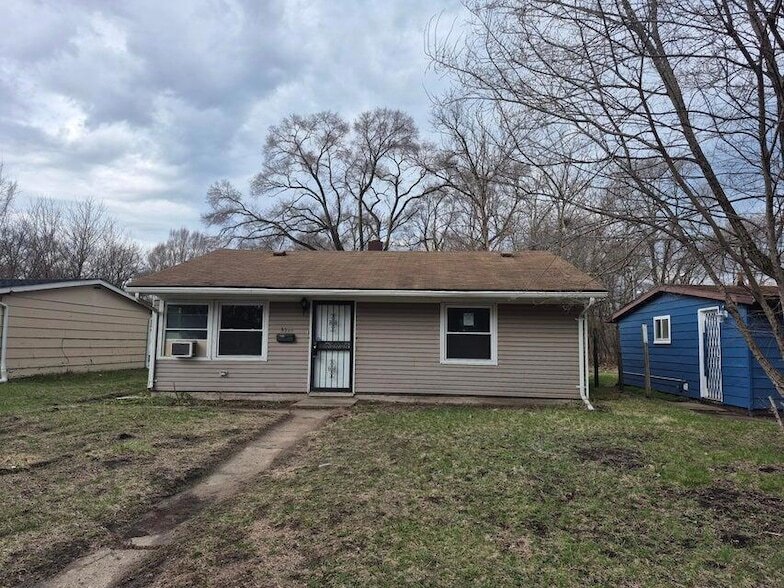 3326 Delaware St in Gary, IN - Building Photo