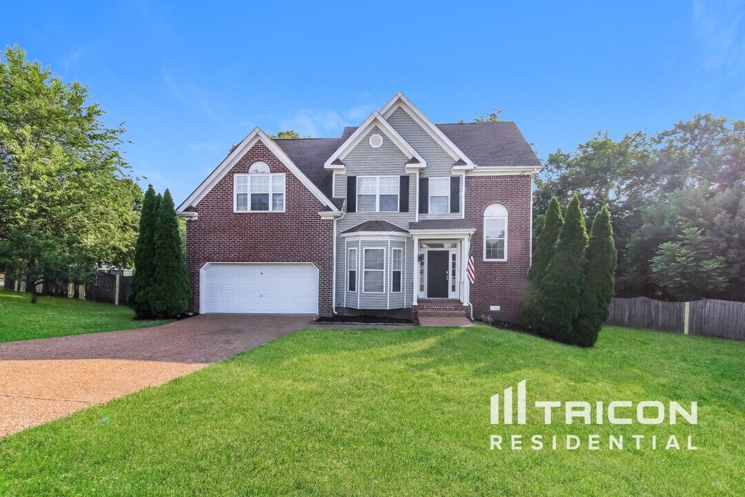 1831 O'Reilly Cir in Spring Hill, TN - Building Photo