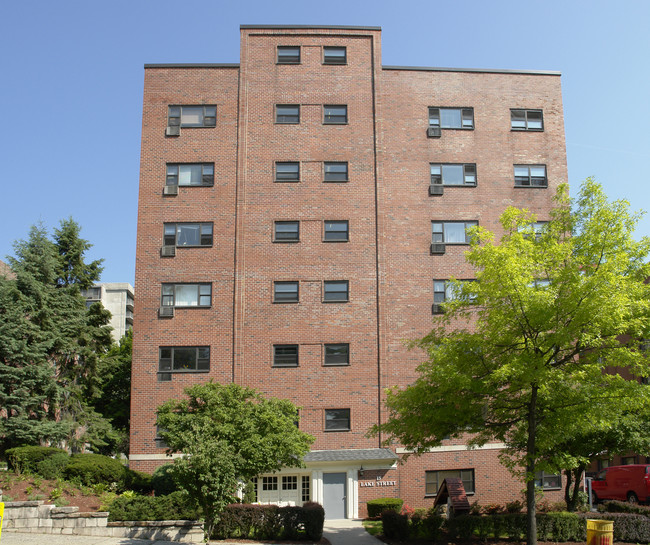 North Lake Apartments in White Plains, NY - Foto de edificio - Building Photo