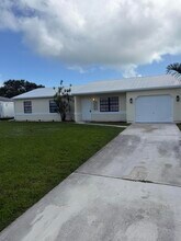 1561 SE Arenson Ln in Port St. Lucie, FL - Building Photo - Building Photo