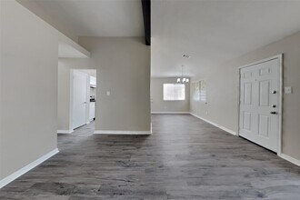 17914 Autumn Hills Dr in Houston, TX - Building Photo - Building Photo