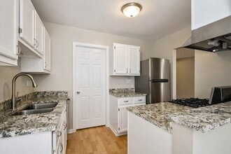 1000 Wesley Ln in Algonquin, IL - Foto de edificio - Building Photo