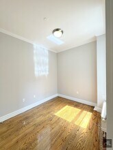 East 13th Street, Unit 3H in New York, NY - Foto de edificio - Building Photo