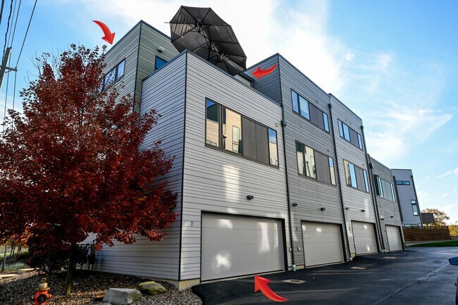 18875 Riversouth Terrace in Fairview Park, OH - Building Photo - Building Photo