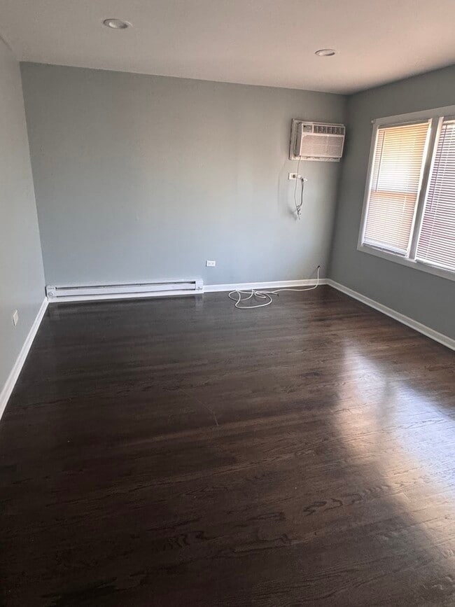 1021 S 16th Ave in Maywood, IL - Building Photo - Building Photo