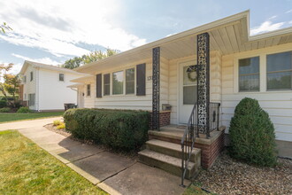 1315 Catherine St in Cedar Falls, IA - Foto de edificio - Building Photo