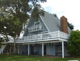 181 Pine Grove Ln in Point Harbor, NC - Building Photo