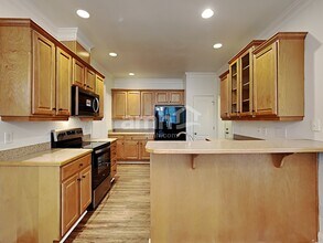 830 Red Hawk Ct in Fuquay Varina, NC - Building Photo - Building Photo