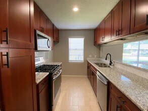 1010 Western Hills Dr in Katy, TX - Building Photo - Building Photo