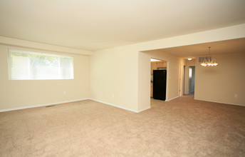 Cardiff Charles Apartments in Lutherville Timonium, MD - Foto de edificio - Interior Photo