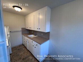 951 N 45th St in Seattle, WA - Building Photo - Building Photo
