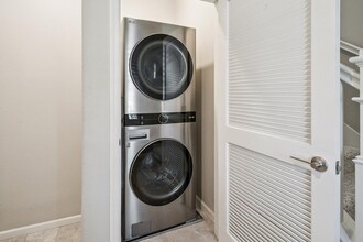 605 El Camino Real in Redwood City, CA - Building Photo - Building Photo