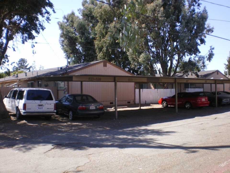 833-839 Aston Ave in Santa Rosa, CA - Foto de edificio