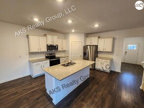 925 Saffron Dr in Leeds, AL - Building Photo - Building Photo