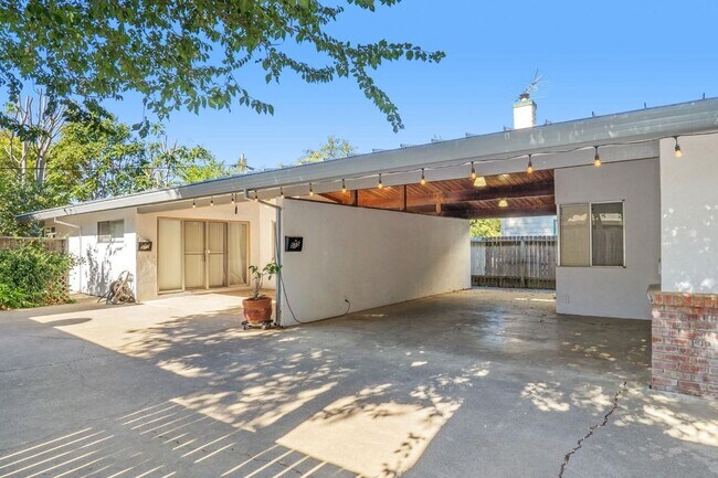 515-517-517 K St in Davis, CA - Building Photo - Building Photo