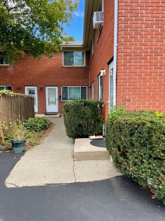 20 N Taylor Ave