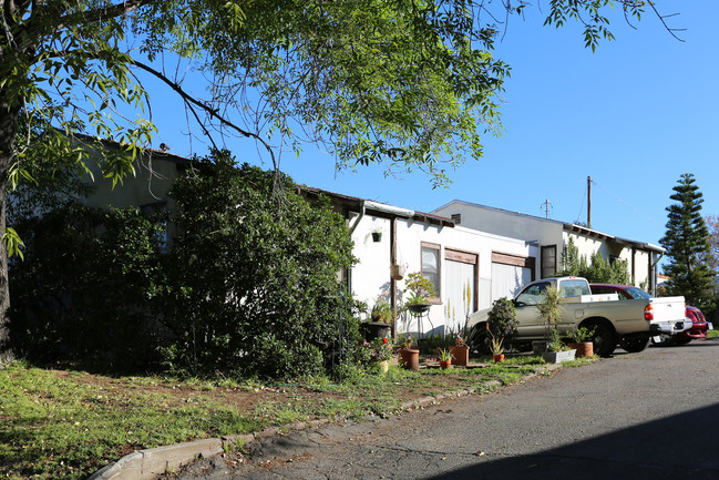 1656-1668 S Escondido Blvd in Escondido, CA - Building Photo - Building Photo