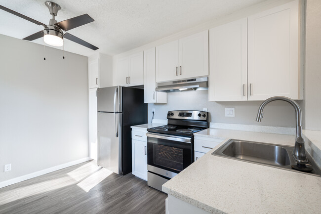 Lotus Apartments / L87 in Martinez, CA - Building Photo - Interior Photo