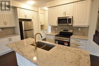 481 Twin Streams Rd in Whitby, ON - Building Photo - Building Photo