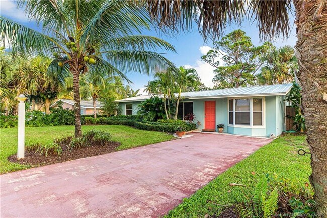 9026 SE Bobwhite St in Hobe Sound, FL - Foto de edificio - Building Photo