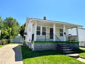 7028 Studebaker Ave in Warren, MI - Building Photo
