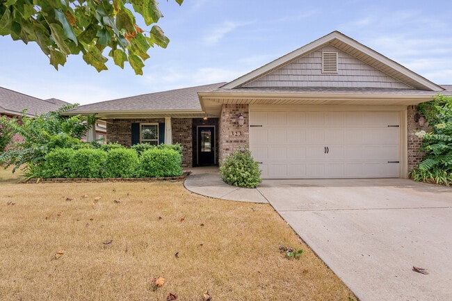 property at 323 Harbor Glen Dr SW