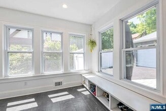 1076 Stasia St in Teaneck, NJ - Building Photo - Building Photo