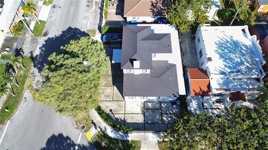 927 SW 18th Ave in Miami, FL - Building Photo - Building Photo