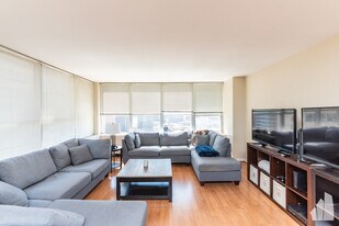 655 W Irving Park Rd, Unit 1501 in Chicago, IL - Building Photo