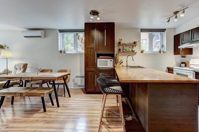 property at 170 De Chantle Rd