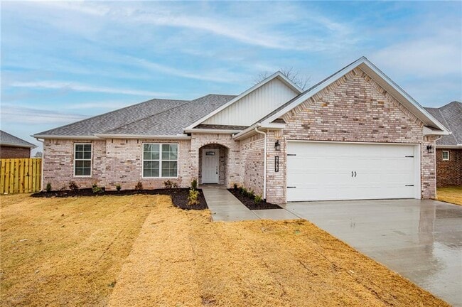 1836 Seay Cir