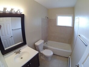 909 Cook Ave in Youngstown, OH - Building Photo - Building Photo
