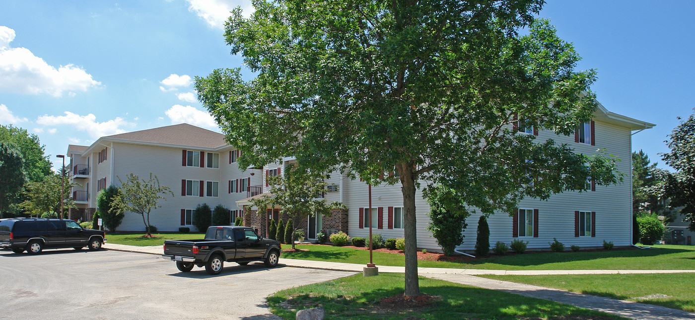 Glacier Valley Estates in Fond du Lac, WI - Building Photo