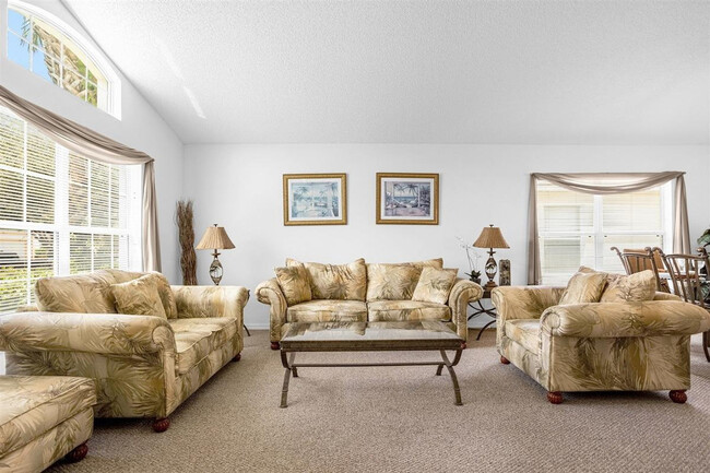 201 Hideaway Beach Ln in Kissimmee, FL - Building Photo - Building Photo