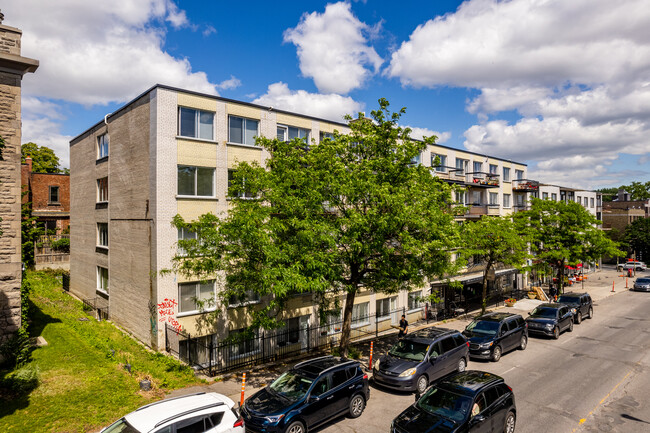 4055 Décarie in Montréal, QC - Building Photo - Building Photo