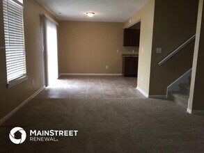 5329 Alameda Rd in Indianapolis, IN - Foto de edificio - Building Photo