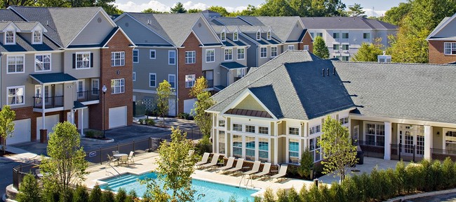 Huntington Townhomes in Shelton, CT - Foto de edificio - Building Photo