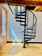 548 Roosevelt Ave in Central Falls, RI - Foto de edificio - Building Photo