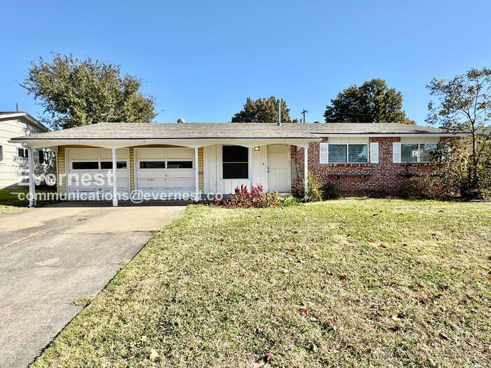 1113 N Hickory Ave in Broken Arrow, OK - Building Photo